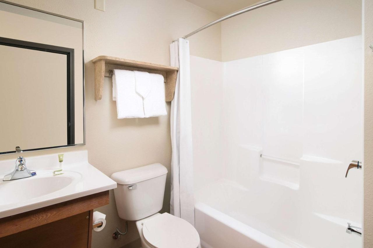 Woodspring Suites ミッドランド エクステリア 写真