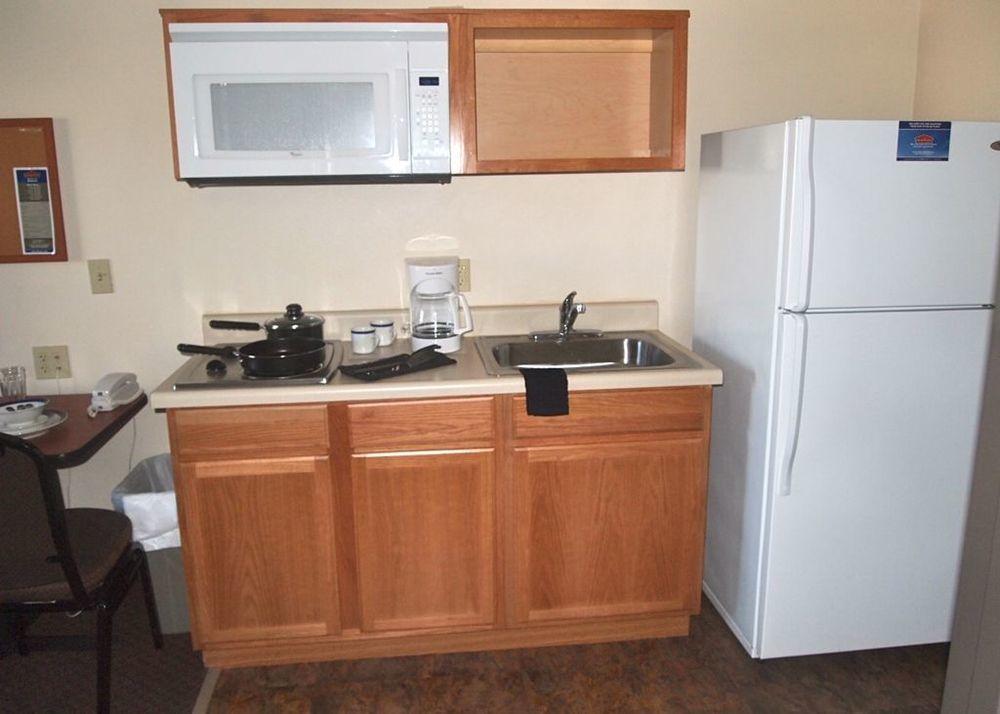 Woodspring Suites ミッドランド 部屋 写真