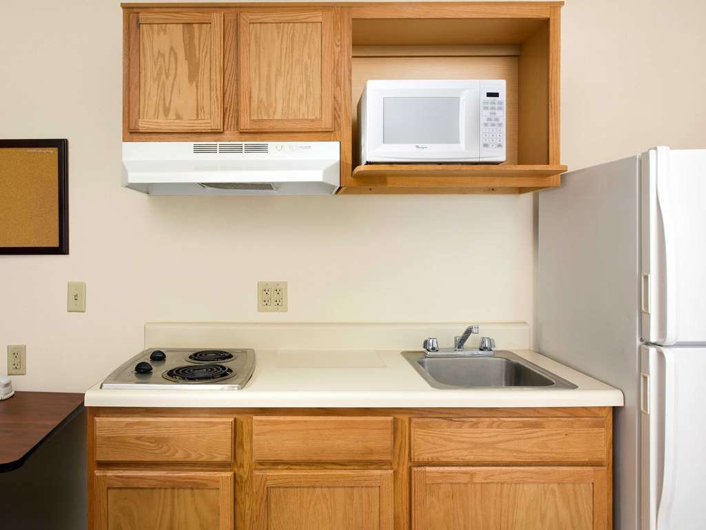 Woodspring Suites ミッドランド 部屋 写真