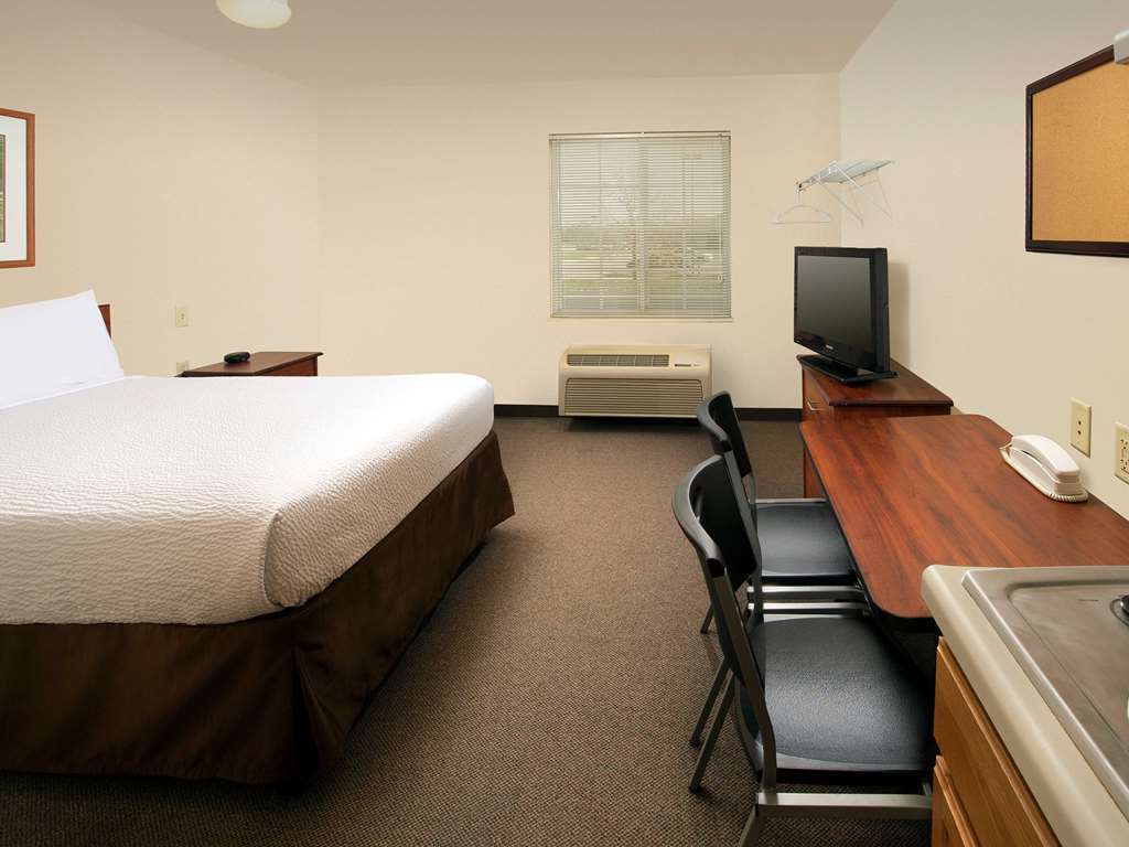 Woodspring Suites ミッドランド 部屋 写真