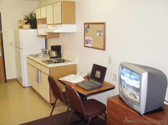 Woodspring Suites ミッドランド 部屋 写真
