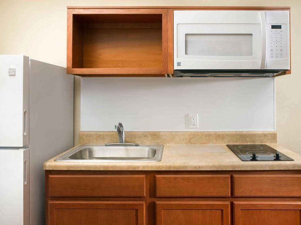 Woodspring Suites ミッドランド エクステリア 写真