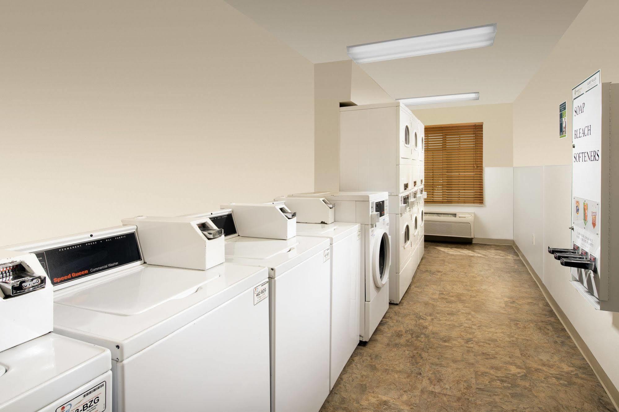 Woodspring Suites ミッドランド エクステリア 写真
